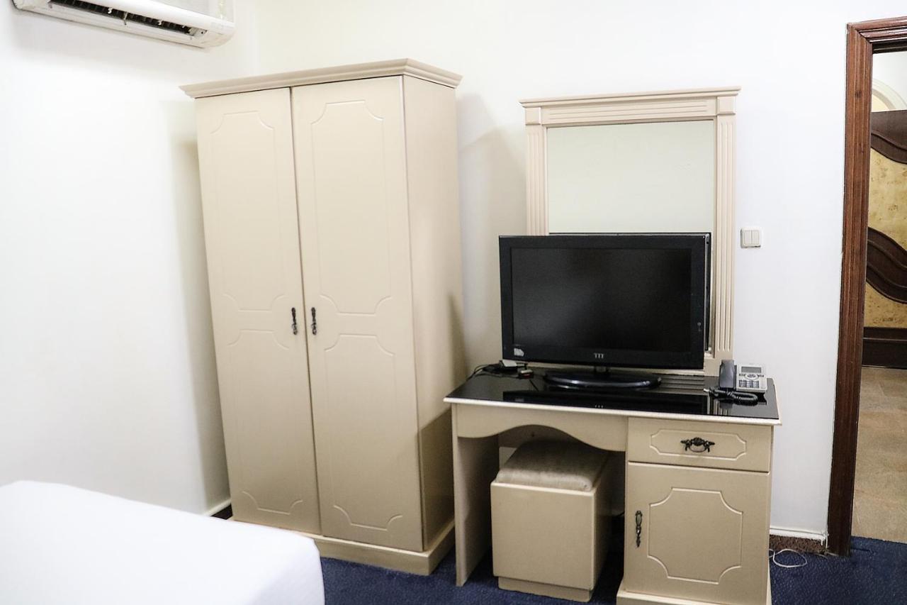 Al Farhan Hotel Suites 리야드 외부 사진