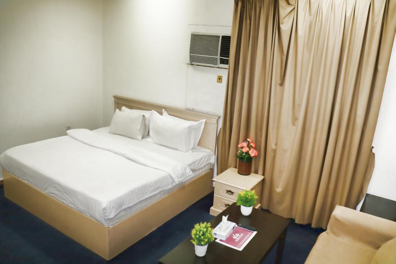 Al Farhan Hotel Suites 리야드 외부 사진