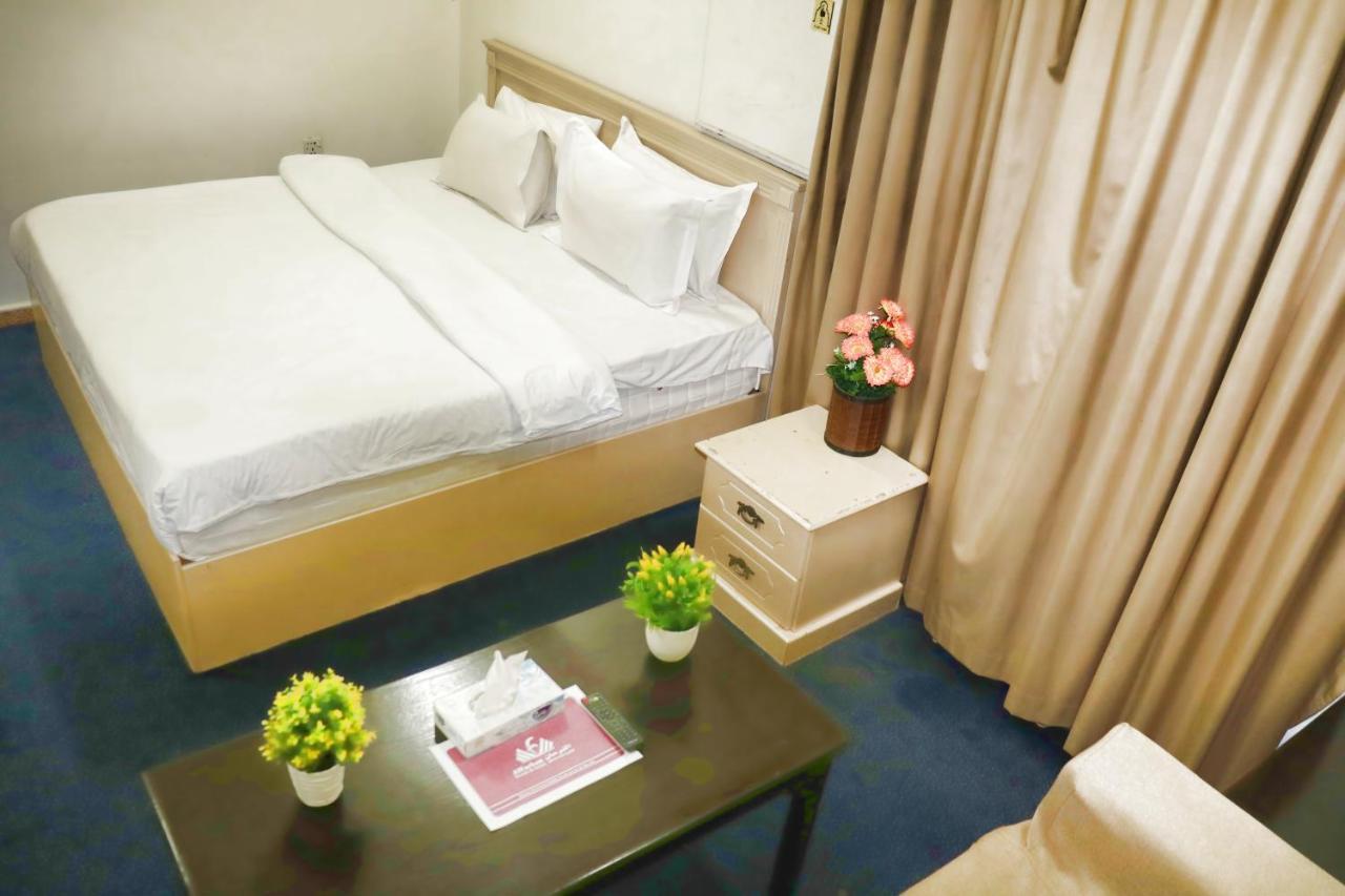 Al Farhan Hotel Suites 리야드 외부 사진